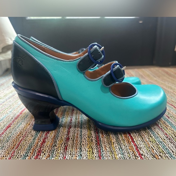 Fluevog LIKE NEW KKBB Liz turquoise/navy double strap MJ heel - 8.5 (fits 8) - Picture 3 of 16